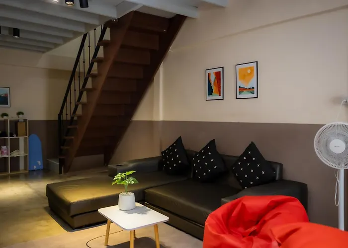 Whole Loft House Near Iconsiam In Middle Of Food Hotspot Hébergement de vacances