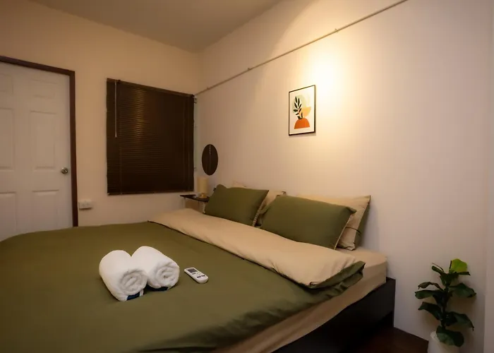 Whole Loft House Near Iconsiam In Middle Of Food Hotspot Hébergement de vacances